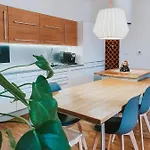 Priestranný V Centre Apartmán *